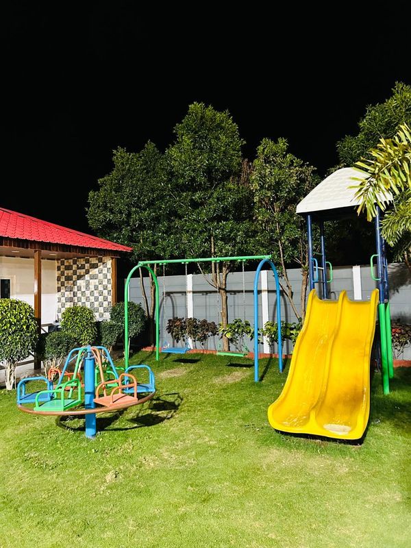 Farmhouse 110 · Moinabad